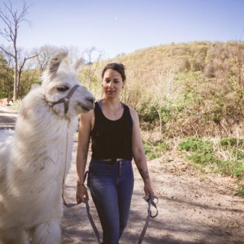 Jenna-Lamawanderung-768x512